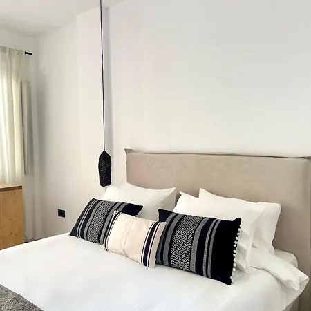Mykonos Dot 4*