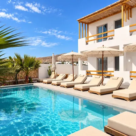 Mykonos Dot 4*