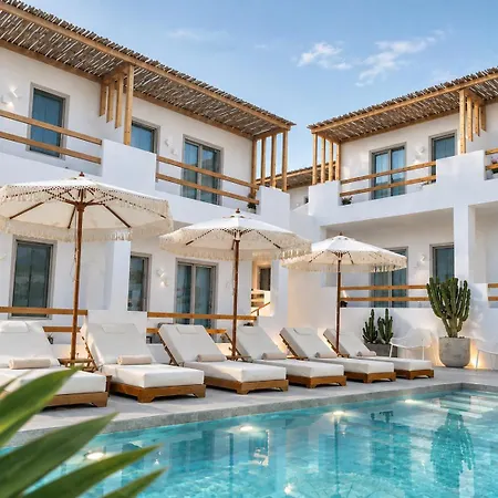 Mykonos Dot 4*