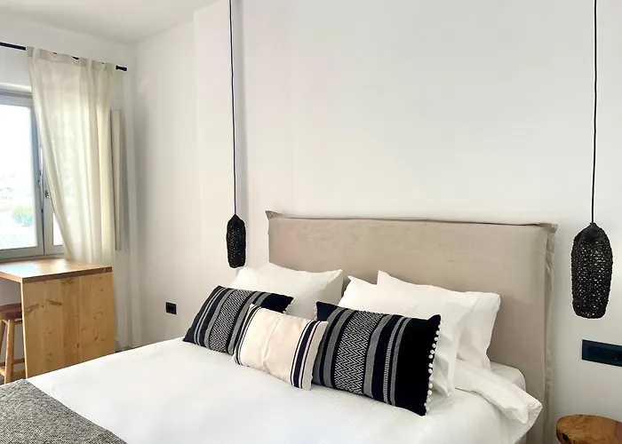 Mykonos Dot 4*