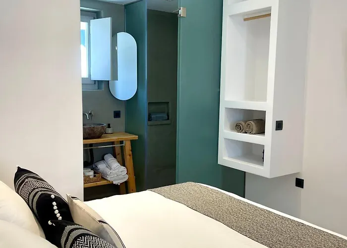 Ξενοδοχείο με διαμερίσματα Mykonos Dot 4*